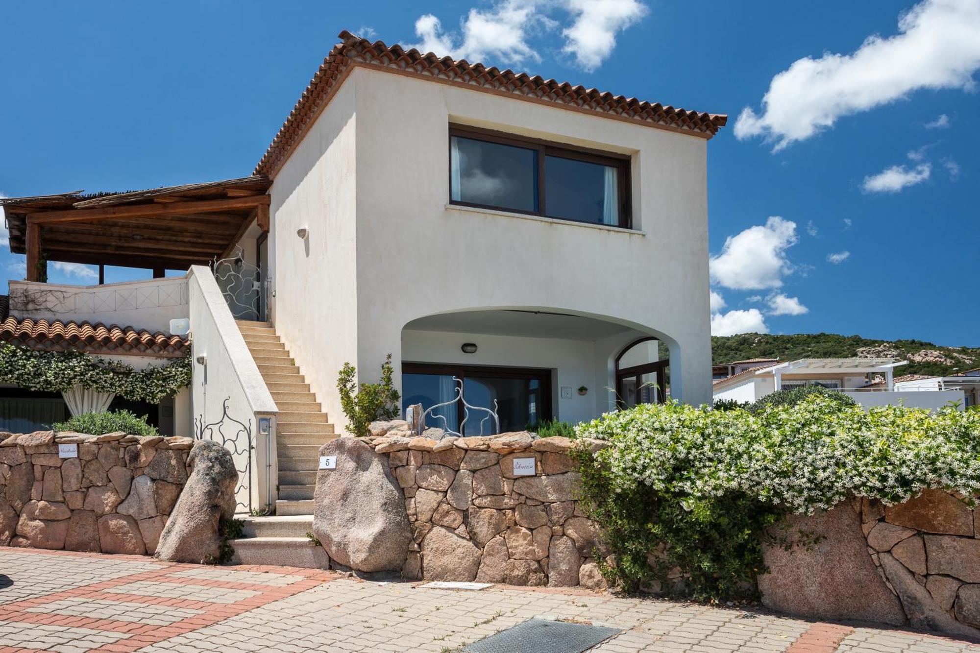 Le Maree Apartments Cannigione Exterior photo